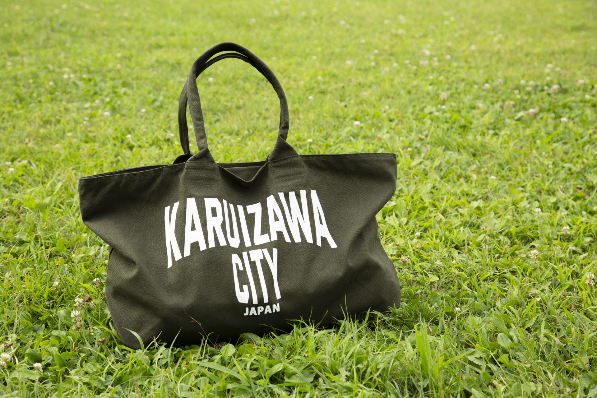 BIG LOGO TOTE BAG – KARUIZAWA CITY ‘KAHKI’-
